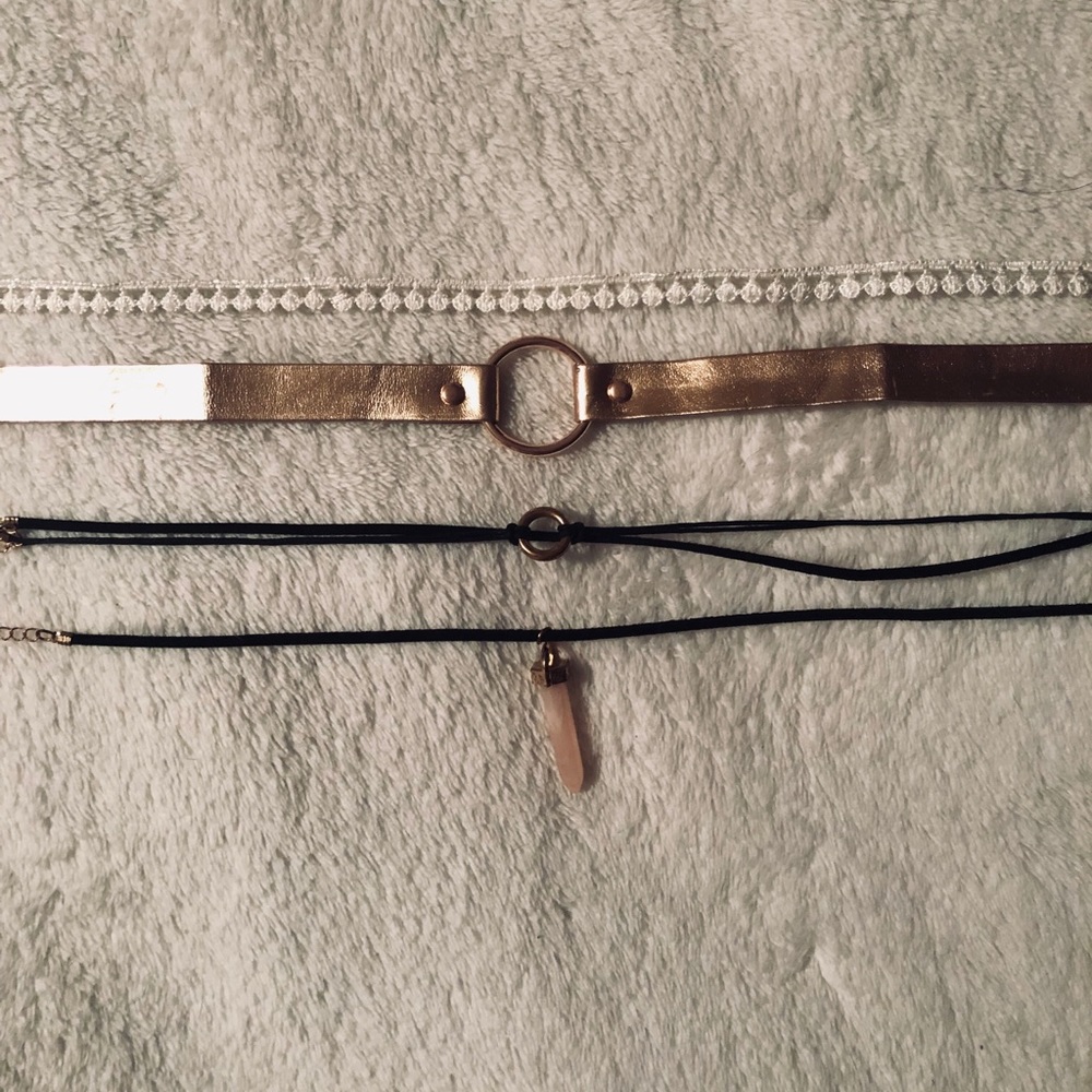 Forever 21 set of chokers
